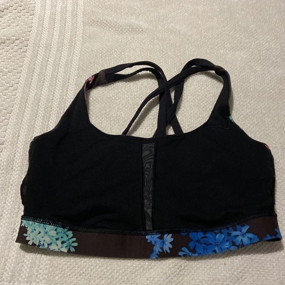 Lululemon Energy Bra Petal Pop Multi / Black Sports Bra Size 6 No Remova…​​​ - Picture 5 of 5